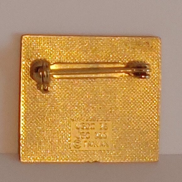Vintage Olympic Games PIN Sports Illustrated Magazine Sponsor Pin Gold Tone - Picture 2 of 3